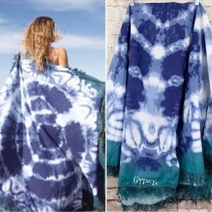 Gypsy 05 Blue and White Tie-Dye Blanket